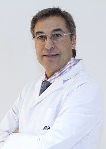 Doctor oftalmologoa Andi Lahera León